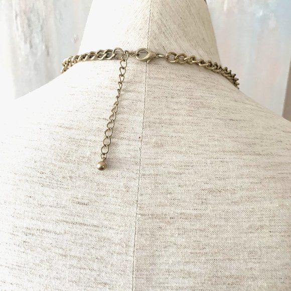 Gold tone statement necklace - Picture 4 of 4